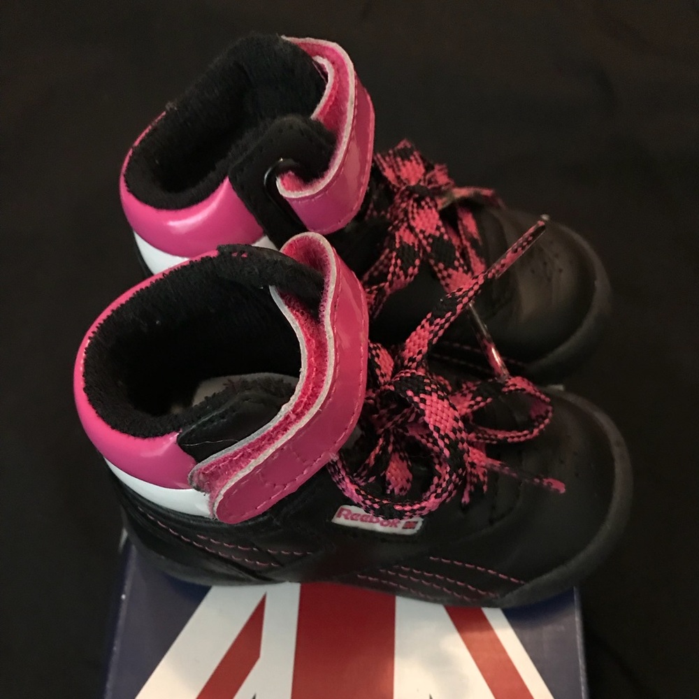 Classic baby Reebok sneakers 5411’s